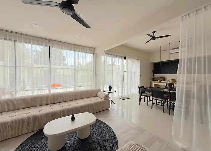 Spacious Modern 2 Bedroom Private Pool In ヴィラ