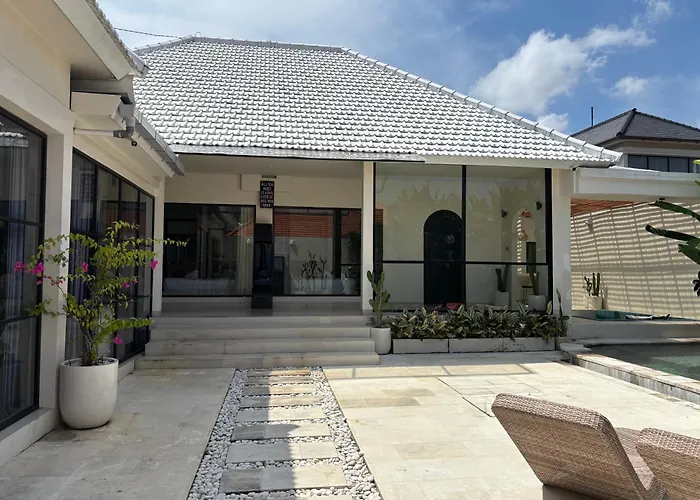Spacious Modern 2 Bedroom Private Pool In *